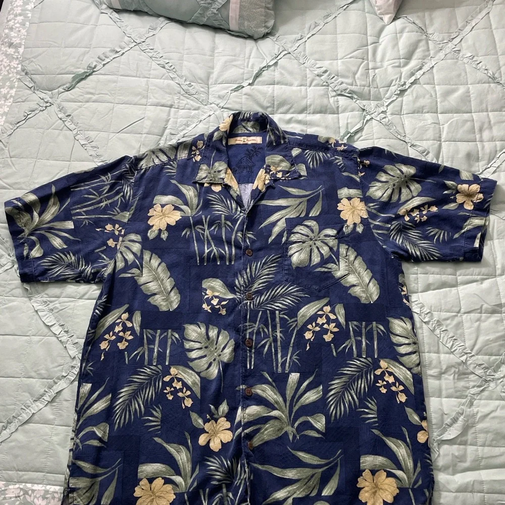 Tommy Bahama 100% Silk Button Down Tropical Print Shirt Large